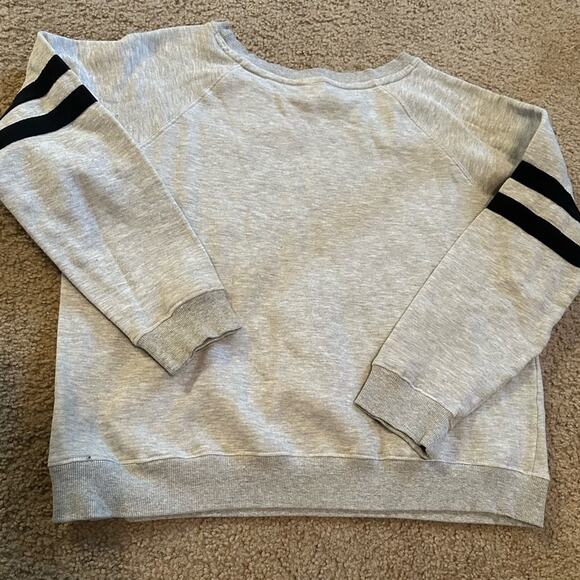 NETFLIX WINE & AMAZON PRME STATEMENT PULLOVER LS GRAY -BLACK LARGE COMFY LARGE - Picture 4 of 11